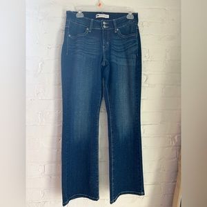 Levi 529 Curvy Boot Cut 6s